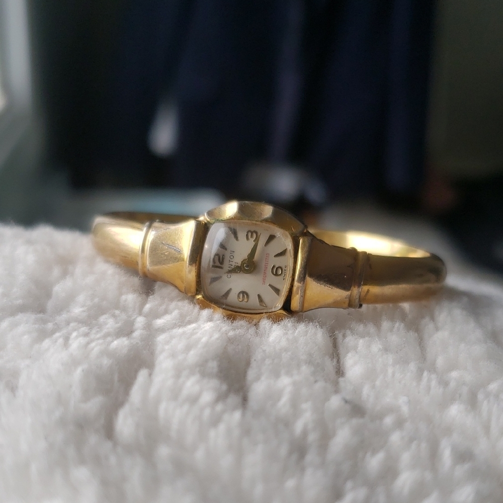 Vintage Clinton Watch Gold (1/20 10K) Women's Small Dainty Timeless Elegance